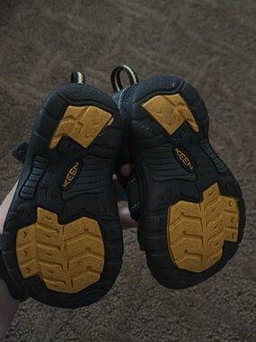 Keen Kids Black and Yellow Trail Sandals